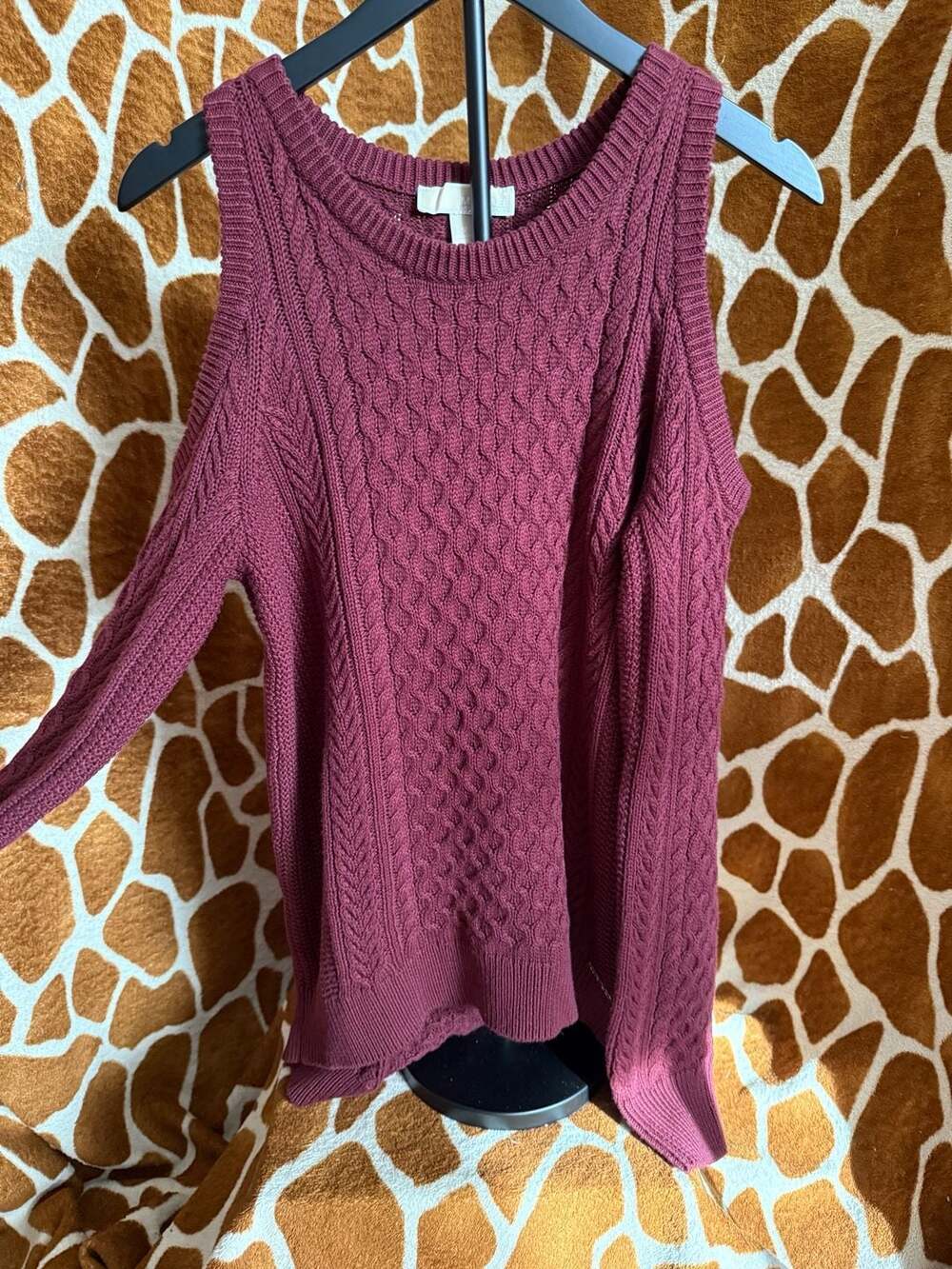 MICHAEL Michael Kors Maroon Cable Knit Cold Shoulder Sweater Top - Picture 3 of 7
